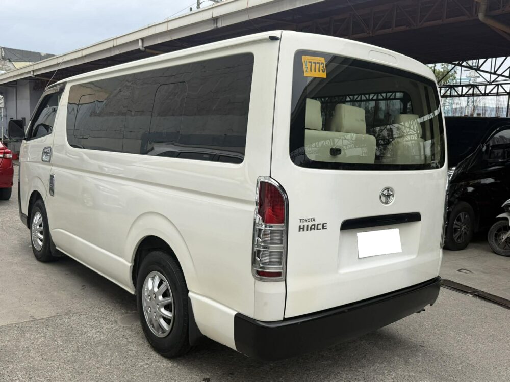 2017 TOYOTA HI ACE COMMUTER 3.0L MANUAL TRANSMISSION