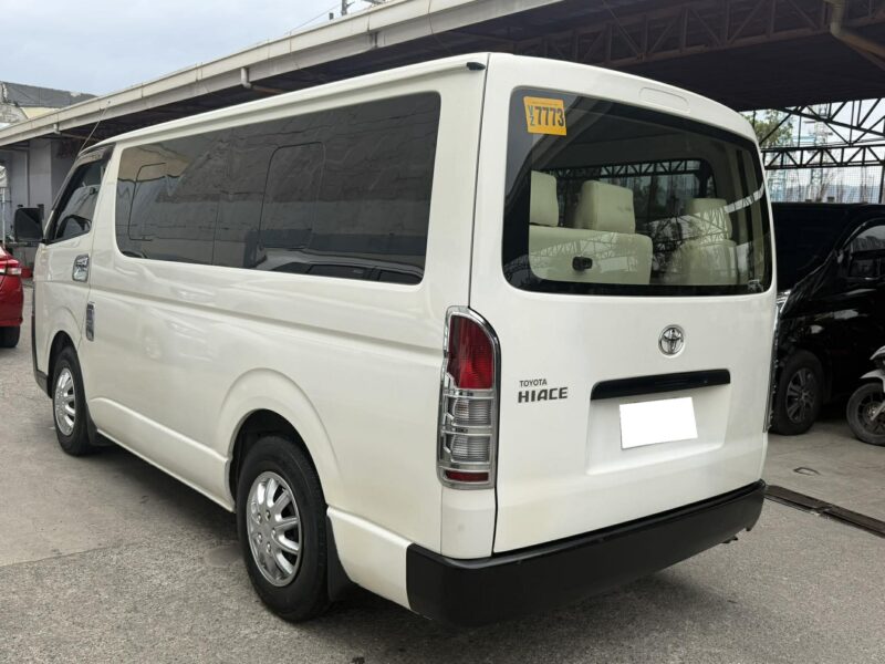 2017 TOYOTA HI ACE COMMUTER 3.0L MANUAL TRANSMISSION