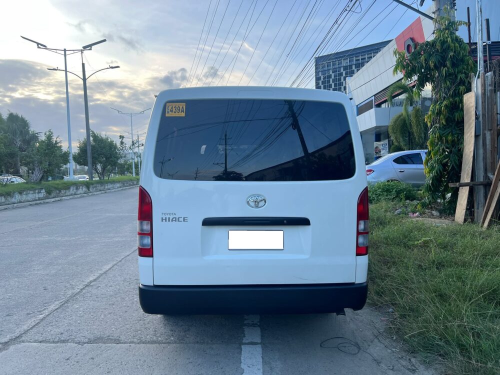 2024 TOYOTA HI ACE COMMUTER 3.0L DIESEL MANUALTRANSMISSION