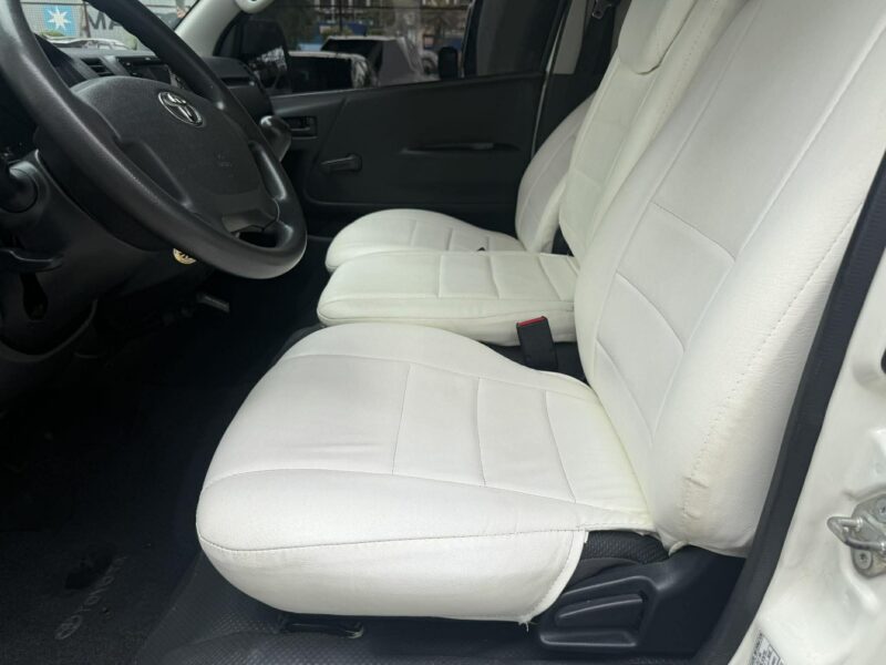 2017 TOYOTA HI ACE COMMUTER 3.0L MANUAL TRANSMISSION