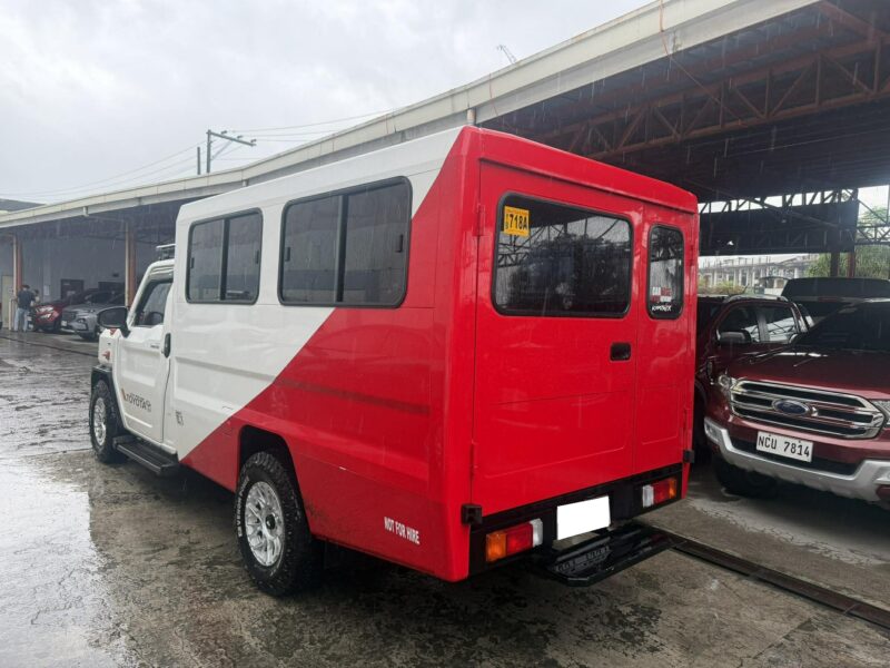 2025 TOYOTA HILUX TAMARAW 2.4 FX MANUAL TRANSMISSION