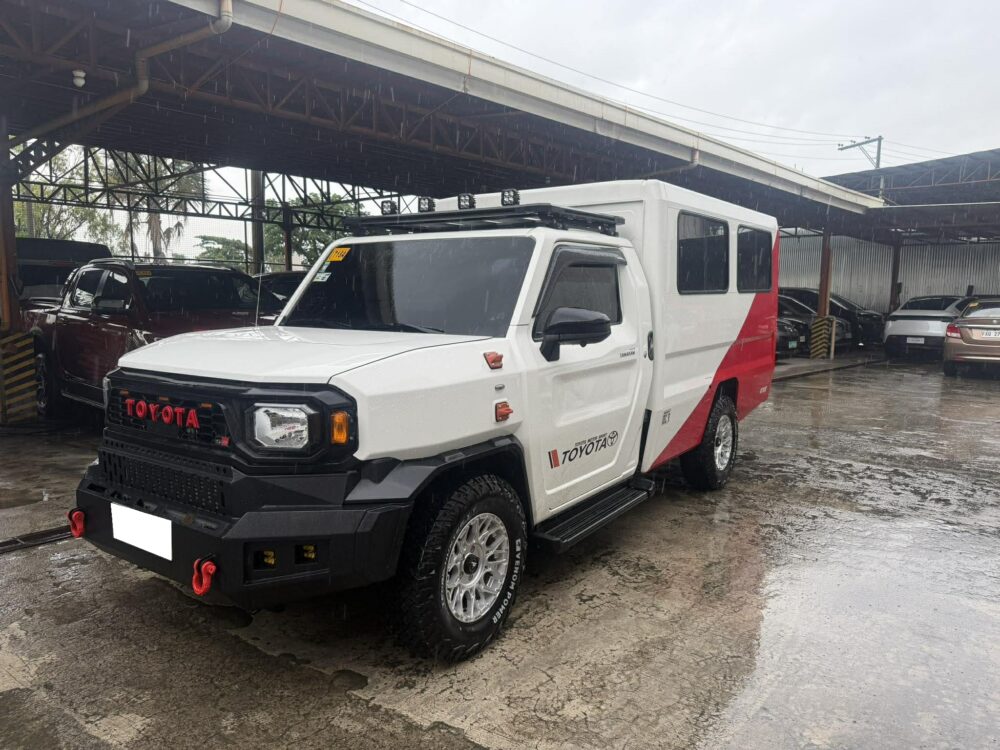 2025 TOYOTA HILUX TAMARAW 2.4 FX MANUAL TRANSMISSION