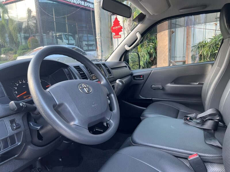 2024 TOYOTA HI ACE COMMUTER 3.0L DIESEL MANUALTRANSMISSION