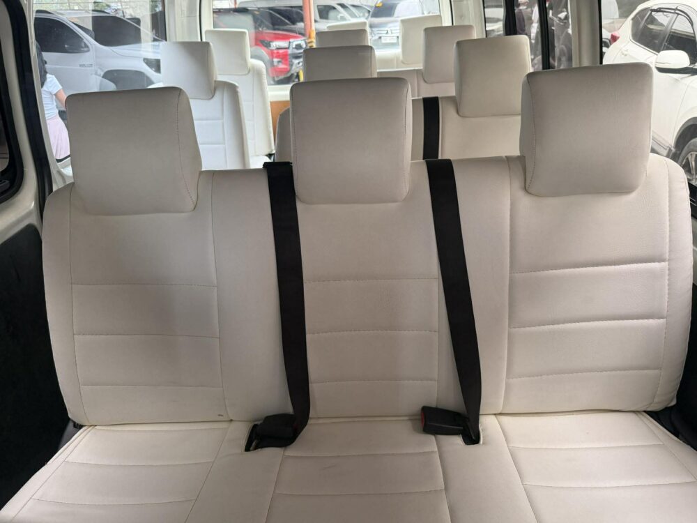 2017 TOYOTA HI ACE COMMUTER 3.0L MANUAL TRANSMISSION