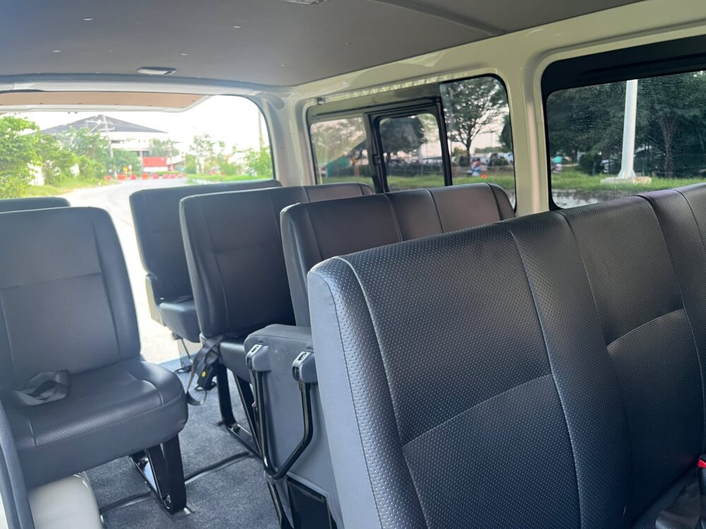 2024 TOYOTA HI ACE COMMUTER 3.0L DIESEL MANUALTRANSMISSION