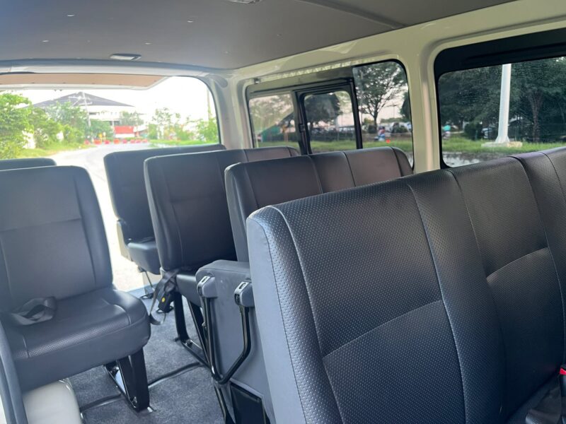 2024 TOYOTA HI ACE COMMUTER 3.0L DIESEL MANUALTRANSMISSION