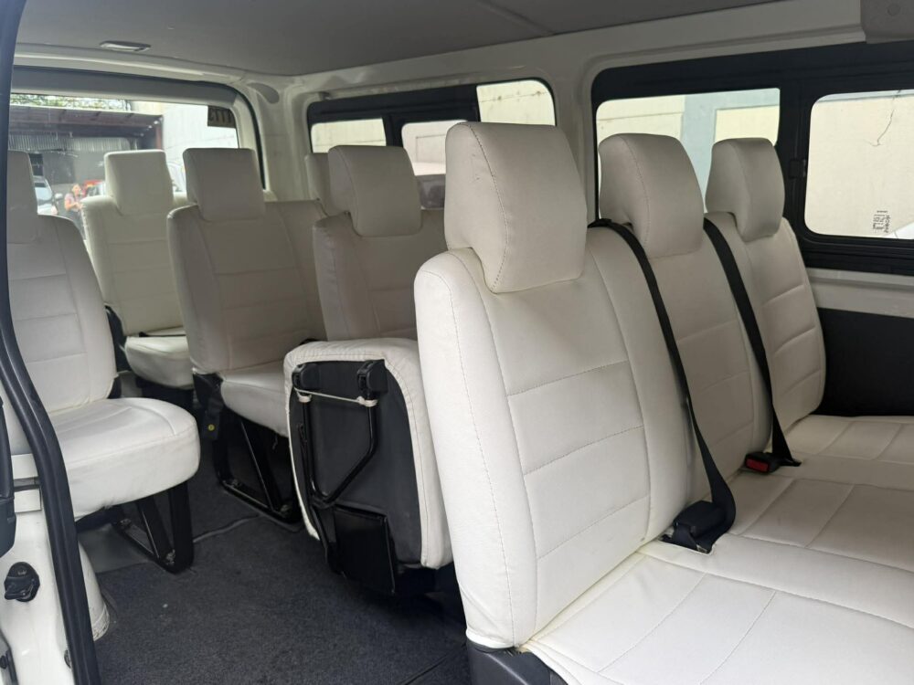 2017 TOYOTA HI ACE COMMUTER 3.0L MANUAL TRANSMISSION