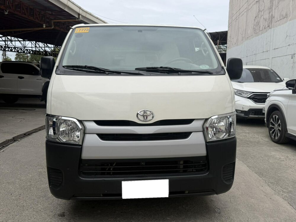 2017 TOYOTA HI ACE COMMUTER 3.0L MANUAL TRANSMISSION