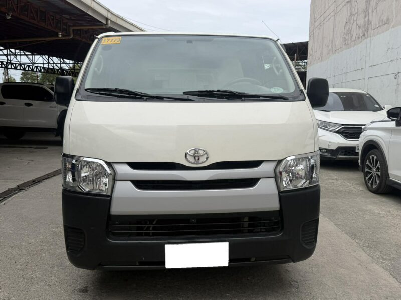 2017 TOYOTA HI ACE COMMUTER 3.0L MANUAL TRANSMISSION