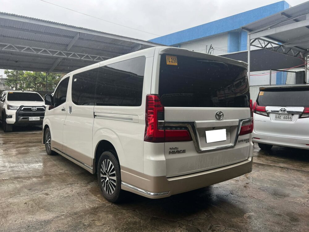 2022 TOYOTA SUPER GRANDIA ELITE AUTOMATIC TRANSMISSION