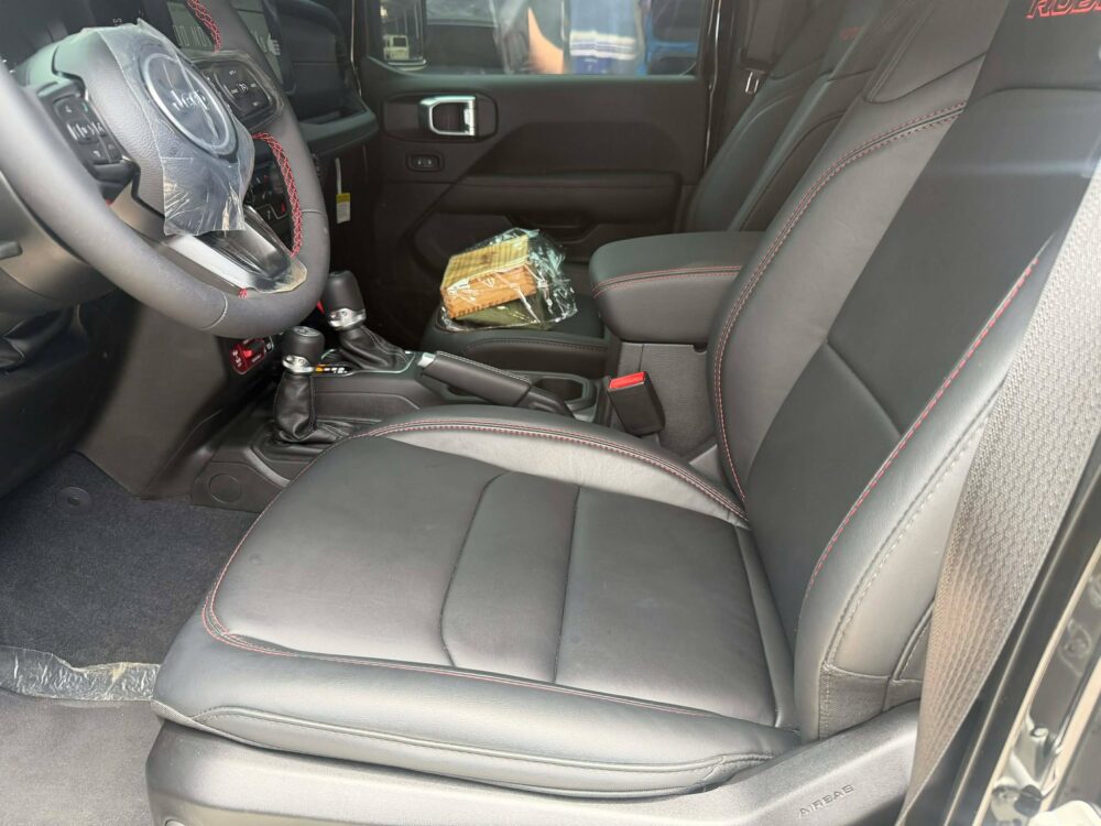 2026 acq Jeep Wrangler Rubicon 2.0L 4-Door | 800 km (practically brand new)