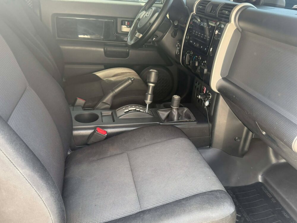 2015 TOYOTA FJ CRUISER 4.0L GAS AUTOMATIC TRANSMISSION