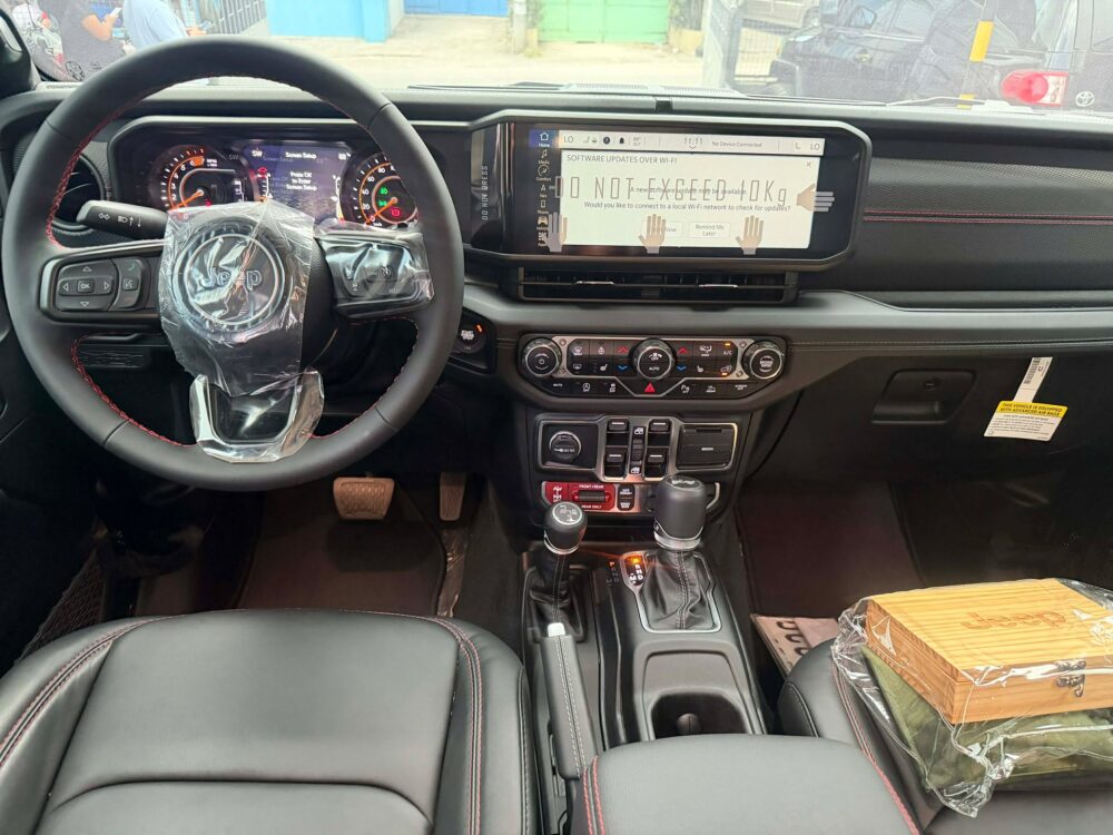 2026 acq Jeep Wrangler Rubicon 2.0L 4-Door | 800 km (practically brand new)