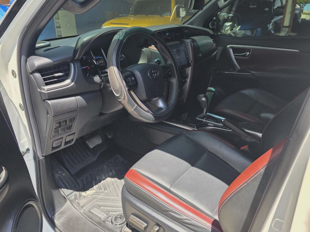 2021 TOYOTA FORTUNER LTD 2.8L DIESEL ENGINE 4x2 AUTOMATIC TRANSMISSION