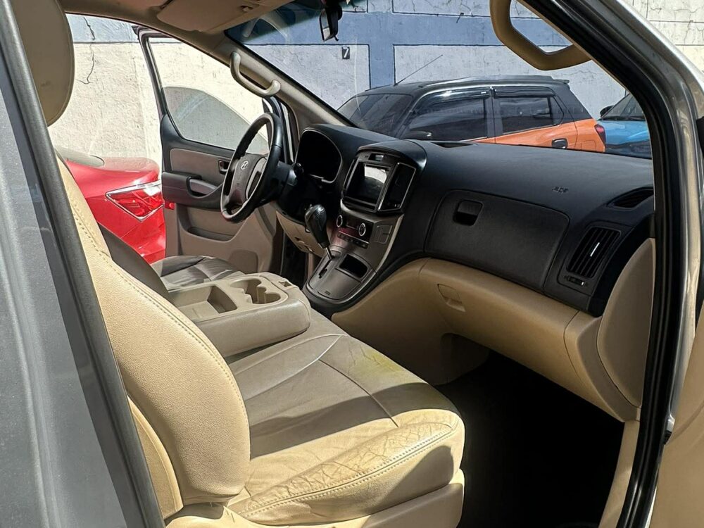 2019 HYUNDAI STAREX GOLD 2.5L CRDi AUTOMATIC TRANSMISSION