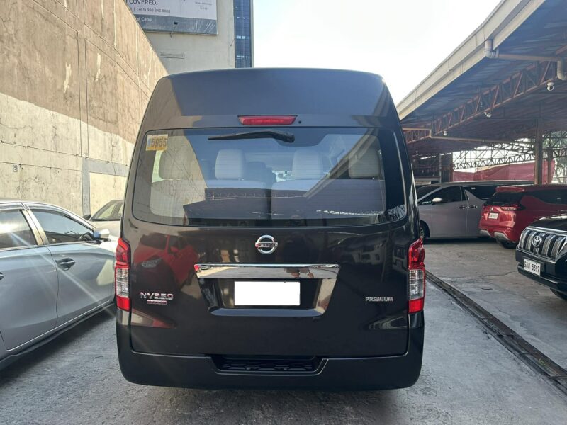 2017 NISSAN URVAN PREMIUM HIGHROOF MANUAL TRANSMISSION