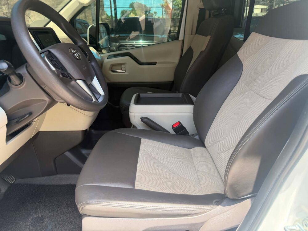 2019 TOYOTA GL GRANDIA TOURER 2.8L AUTOMATIC TRANSMISSION
