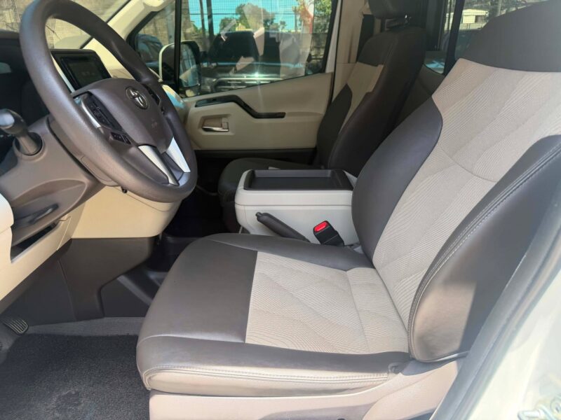 2019 TOYOTA GL GRANDIA TOURER 2.8L AUTOMATIC TRANSMISSION