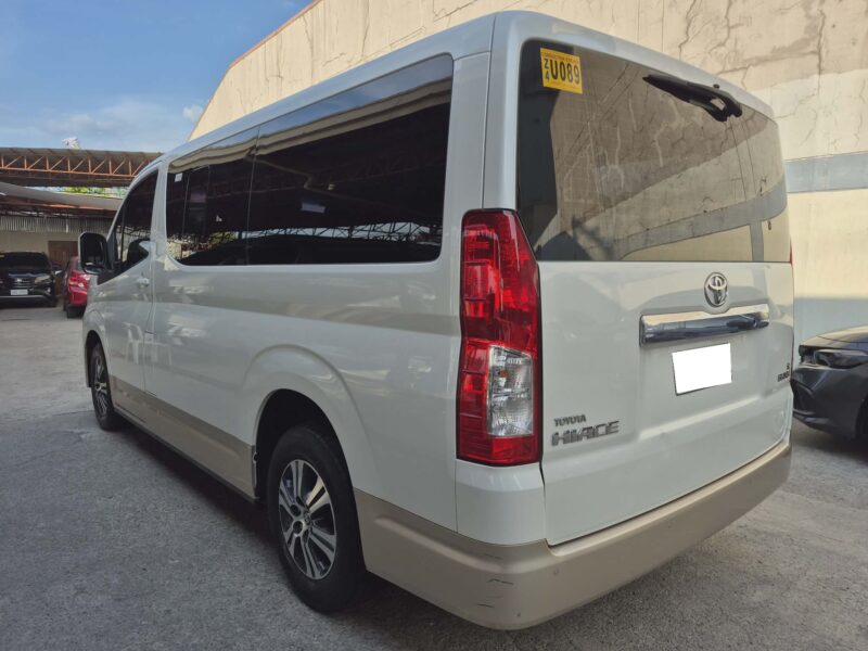 2023 TOYOTA HI ACE GL GRANDIA 2 TONE AUTOMATIC TRANSMISSION