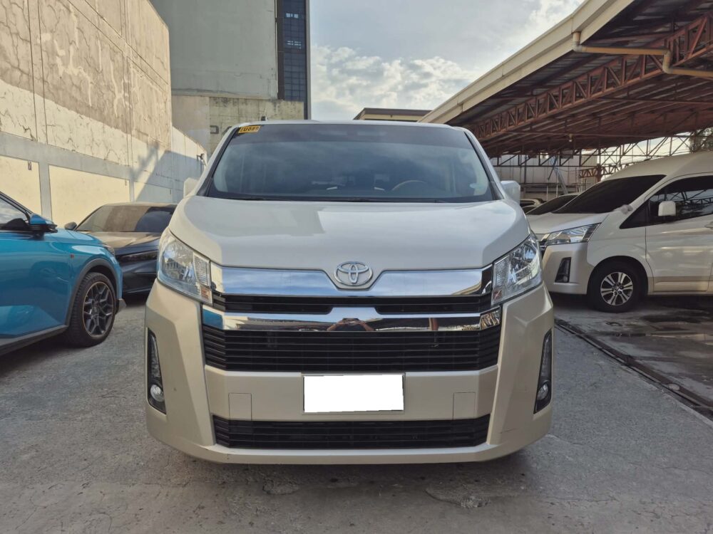2023 TOYOTA HI ACE GL GRANDIA 2 TONE AUTOMATIC TRANSMISSION