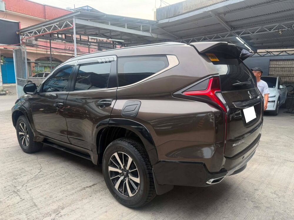 2017 MITSUBISHI MONTERO GLS PREMIUM