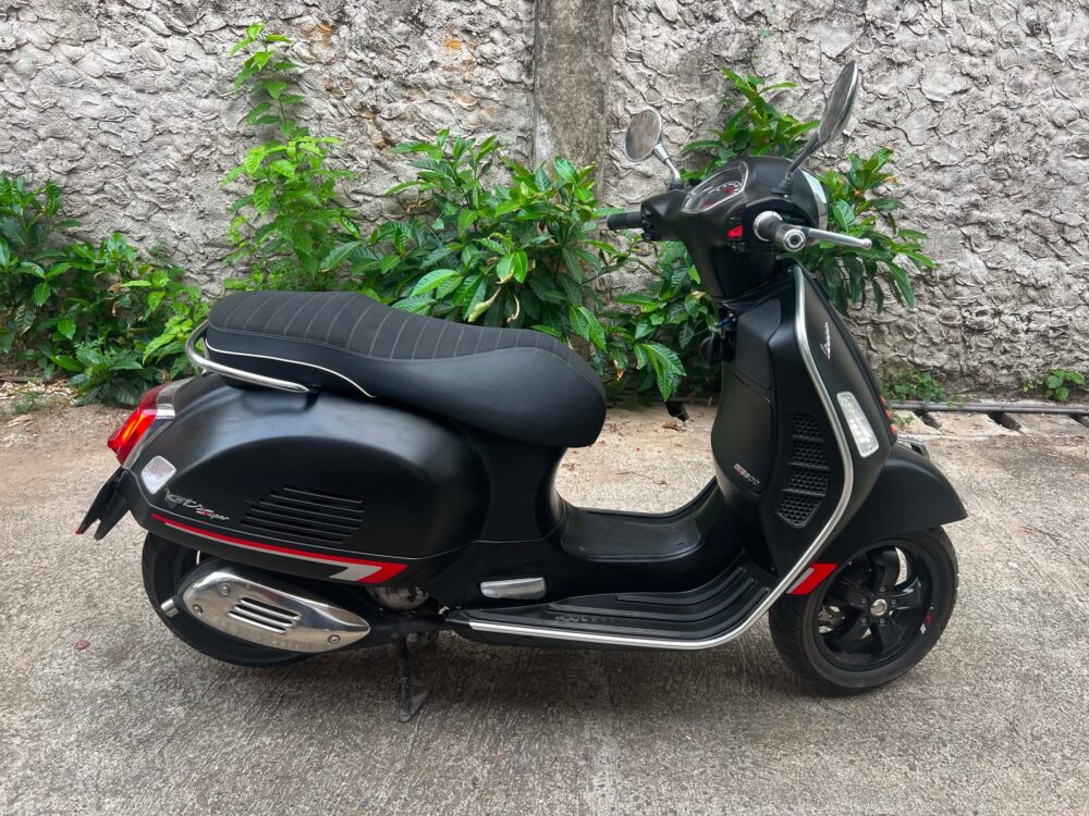 2021 VESPA GTS SUPER 300