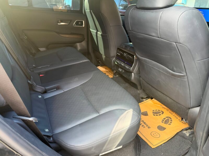 2026 TOYOTA LAND CRUISER LC300 ZX V6 AT BRANDNEW BULLETPROOF ARMORED UNIT
