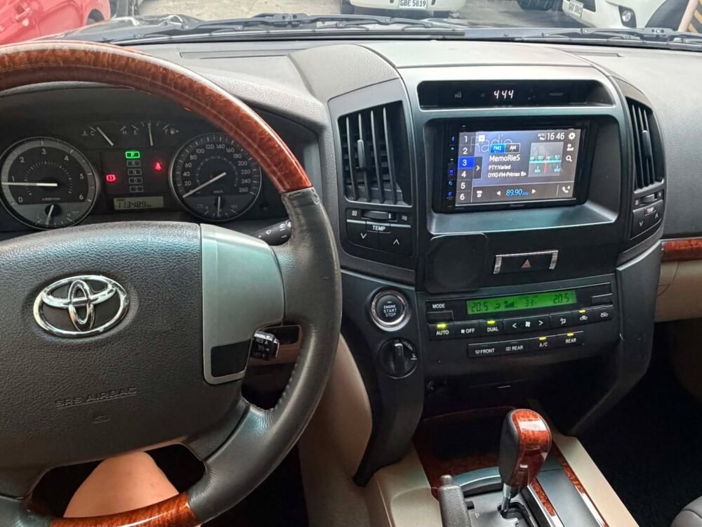 2012 TOYOTA LAND CRUISER 200