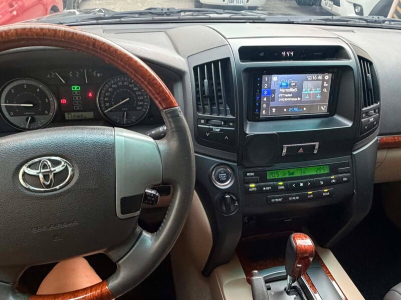 2012 TOYOTA LAND CRUISER 200