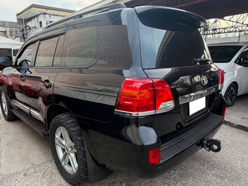 2012 TOYOTA LAND CRUISER 200