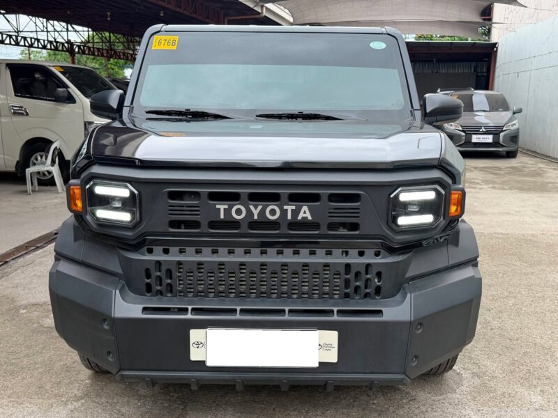 2025 TOYOTA HILUX TAMARAW DROPSIDE 2.4 AUTOMATIC TRANSMISSION 15TKM ONLY