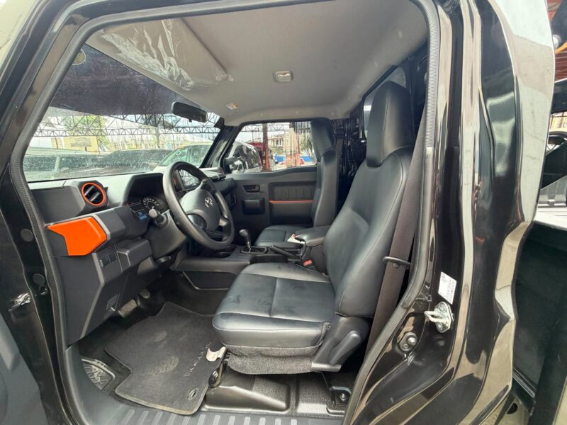 2025 TOYOTA HILUX TAMARAW DROPSIDE 2.4 AUTOMATIC TRANSMISSION 15TKM ONLY