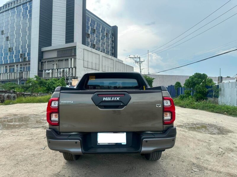 2025 TOYOTA HILUX CONQUEST 2.4 V 4X2 AUTOMATIC TRANSMISSION 6TKM ONLY!!!