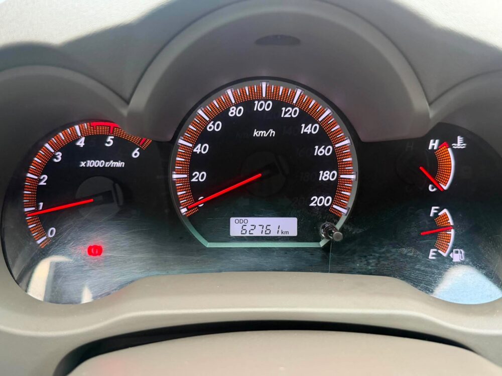 2013 TOYOTA HILUX 3.0 G 4X4 MANUAL TRANSMISSION 62TKM