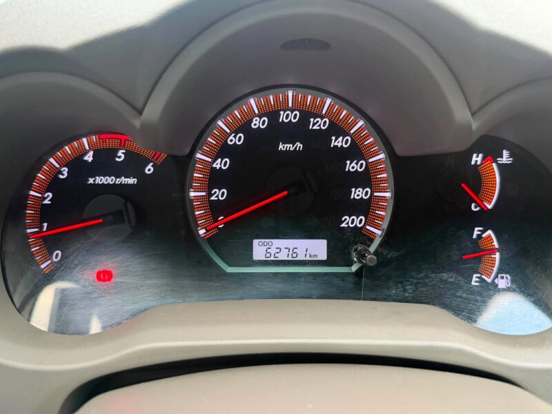 2013 TOYOTA HILUX 3.0 G 4X4 MANUAL TRANSMISSION 62TKM