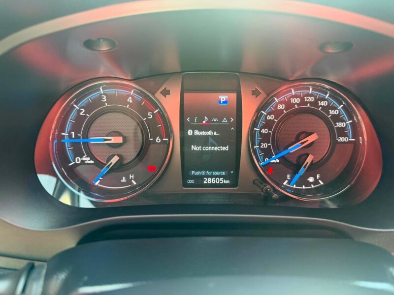 2023 TOYOTA HILUX CONQUEST V 2.8 4X4 AUTOMATIC TRANSMISSION 28TKM ONLY