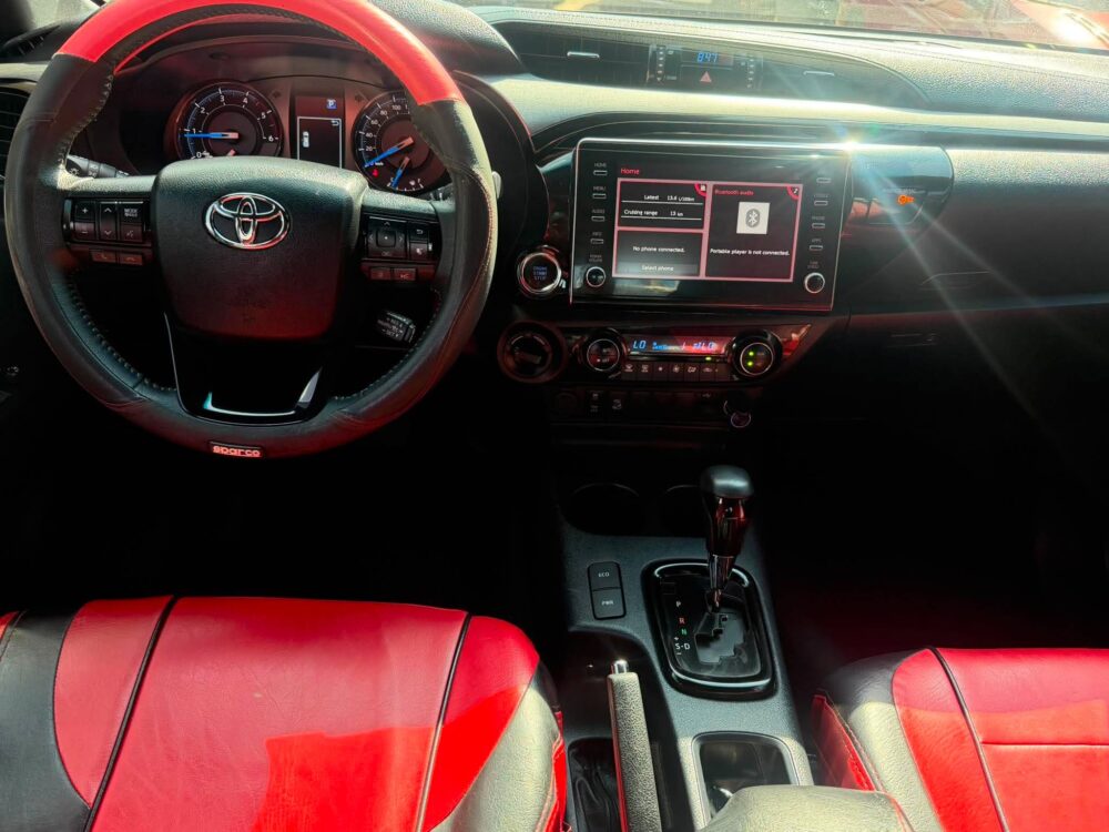 2023 TOYOTA HILUX CONQUEST V 2.8 4X4 AUTOMATIC TRANSMISSION 28TKM ONLY