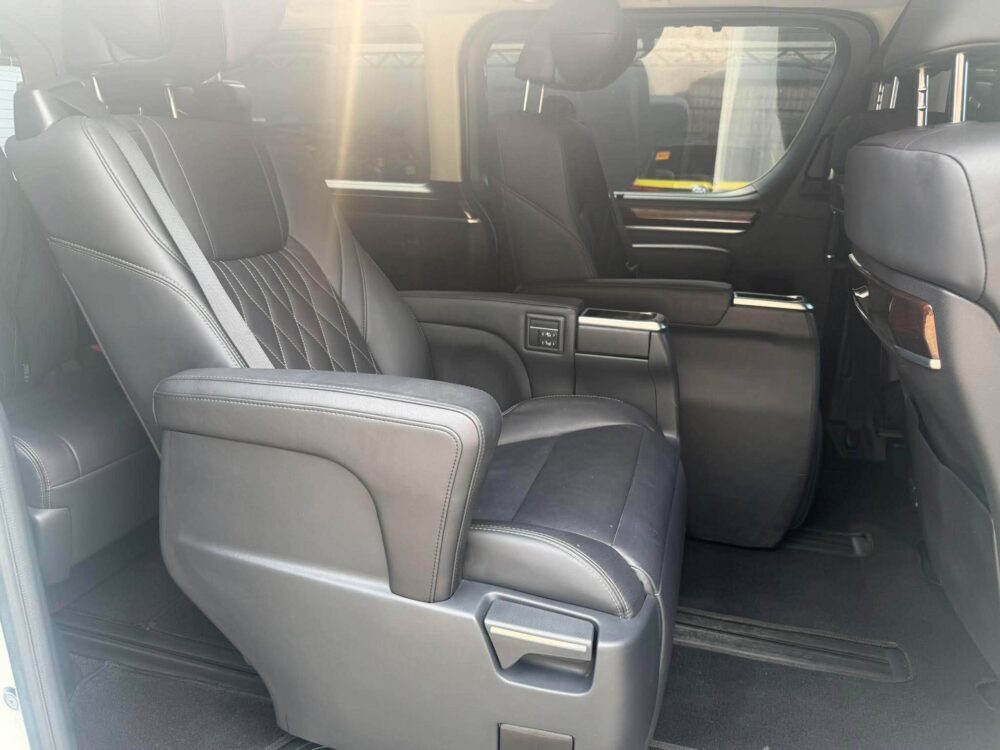 2025 TOYOTA HI ACE SUPER GRANDIA ELITE 2.8 AUTOMATIC TRANSMISSION 3TKM ONLY!!!