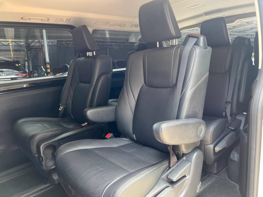 2020 TOYOTA HIACE SUPER GRANDIA LEATHER 2.8L DIESEL AUTOMATIC TRANSMISSION 30TKMS ONLY!!!