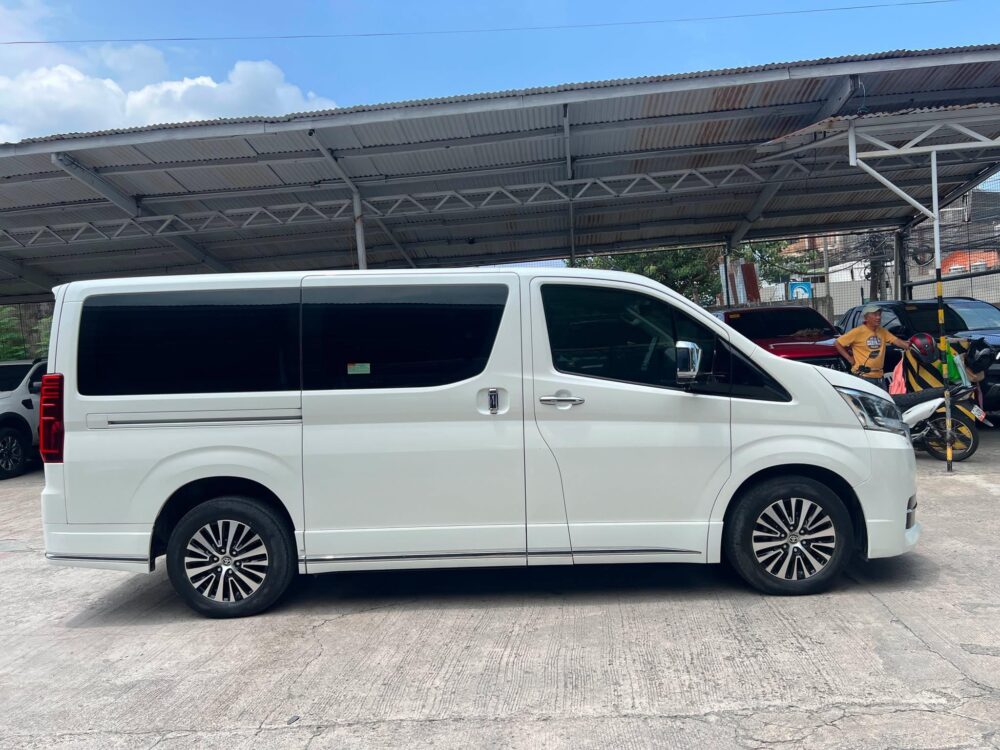 2020 TOYOTA HIACE SUPER GRANDIA LEATHER 2.8L DIESEL AUTOMATIC TRANSMISSION 30TKMS ONLY!!!