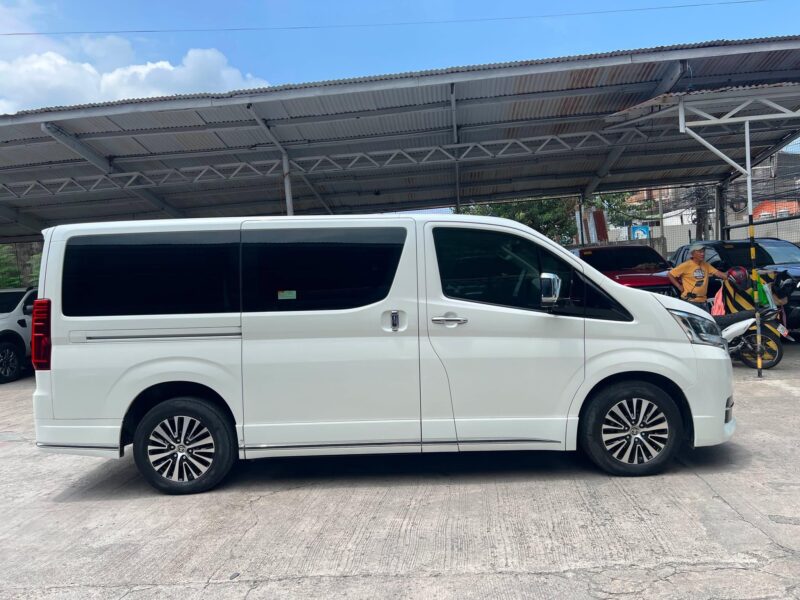 2020 TOYOTA HIACE SUPER GRANDIA LEATHER 2.8L DIESEL AUTOMATIC TRANSMISSION 30TKMS ONLY!!!