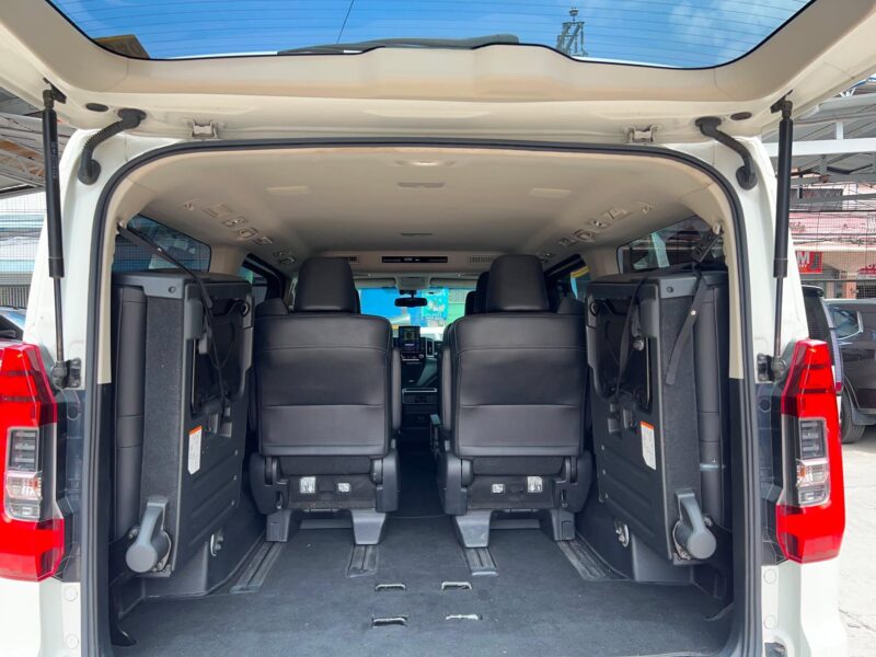2020 TOYOTA HIACE SUPER GRANDIA LEATHER 2.8L DIESEL AUTOMATIC TRANSMISSION 30TKMS ONLY!!!