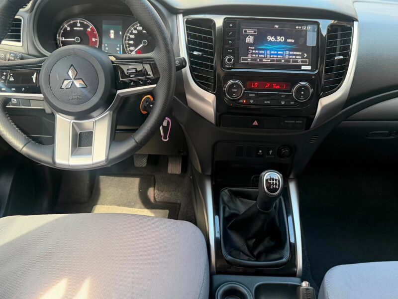 2025 MITSUBISHI MONTERO GLX 2.4 MANUAL TRANSMISSION 5TKM ONLY!!!