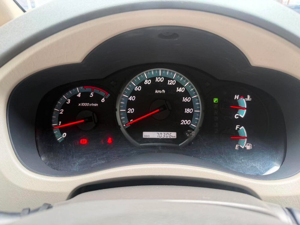2016 TOYOTA INNOVA V 2.5 AUTOMATIC TRANSMISSION 70TKM ONLY!!!