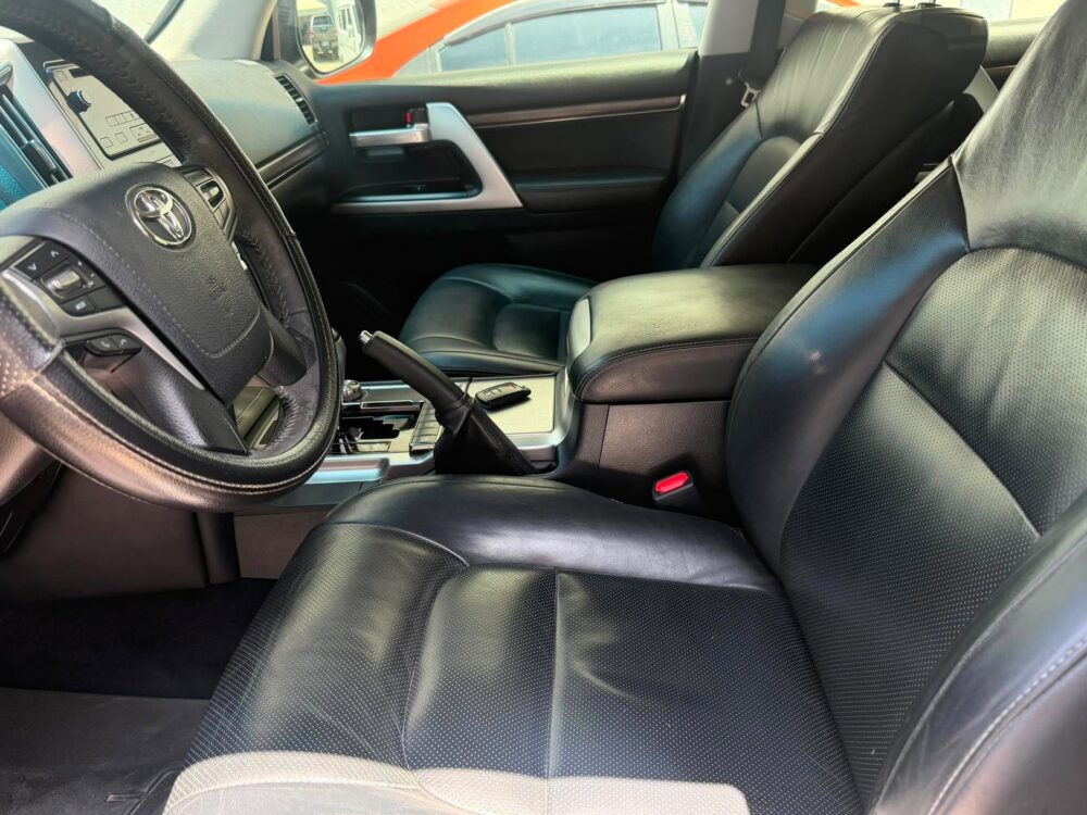 2017 TOYOTA LC200 4.5 V8 DIESEL AUTOMATIC TRANSMISSION 56TKM ONLY!!