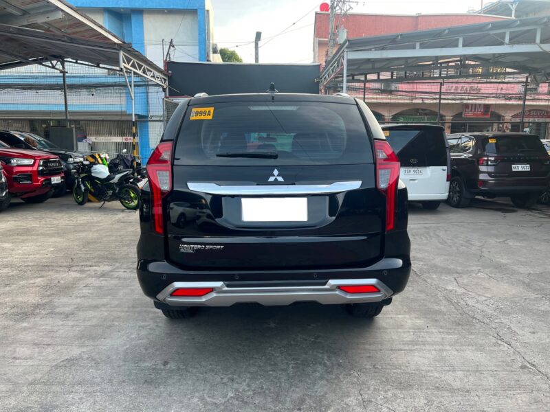2025 MITSUBISHI MONTERO GLX 2.4 MANUAL TRANSMISSION 3TKM ONLY!!!