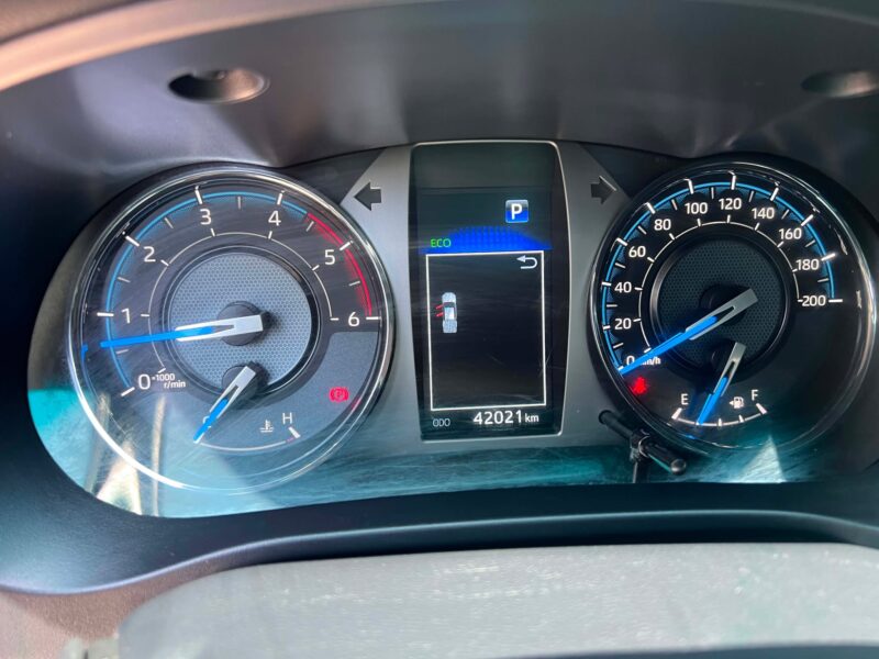 2022 TOYOTA HILUX CONQUEST 2.8 AUTOMATIC TRANSMISSION