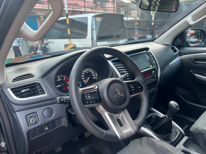 2025 MITSUBISHI MONTERO GLX 2.4 MANUAL TRANSMISSION 3TKM ONLY!!!