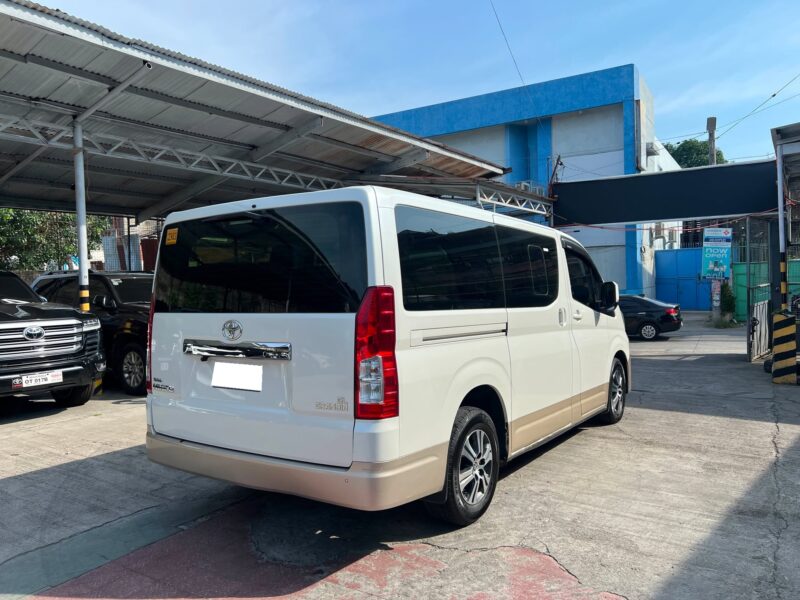 2019 TOYOTA HIACE GL GRANDIA 2.8 MANUAL TRANSMISSION 64TKM ONLY!!!