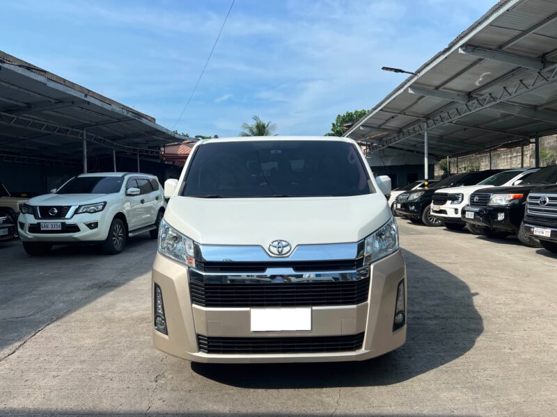 2019 TOYOTA HIACE GL GRANDIA 2.8 MANUAL TRANSMISSION 64TKM ONLY!!!